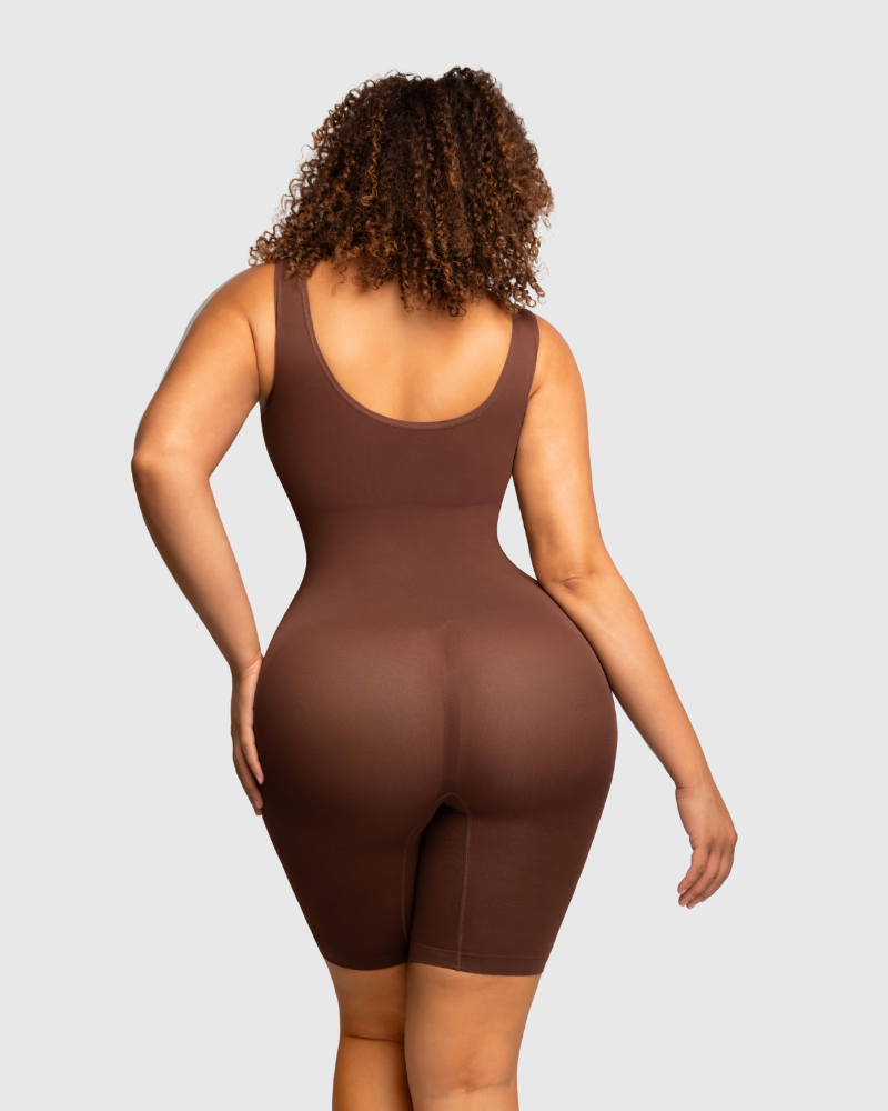 Wygładzający bezszwowy bodysuit