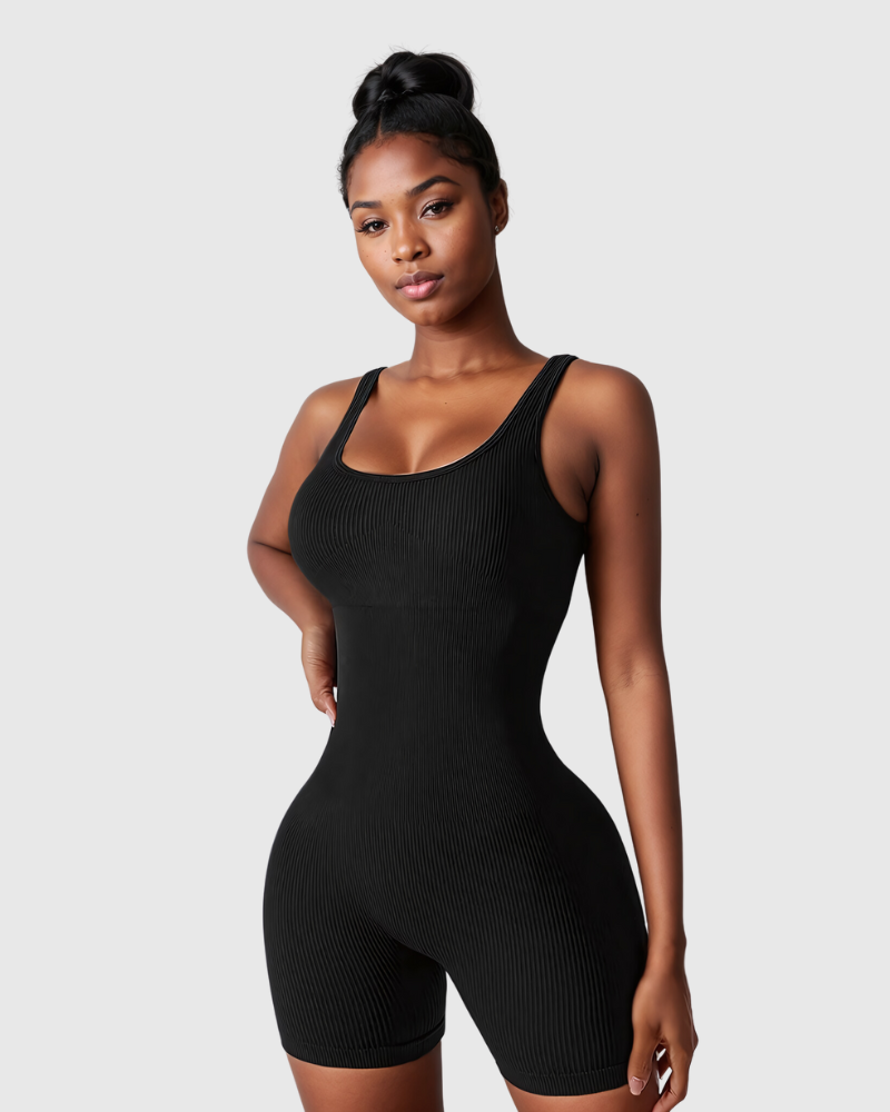 Kombinezon żebrowany z kwadratowym dekoltem