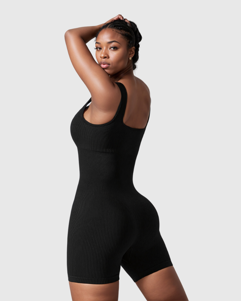 Kombinezon żebrowany z kwadratowym dekoltem